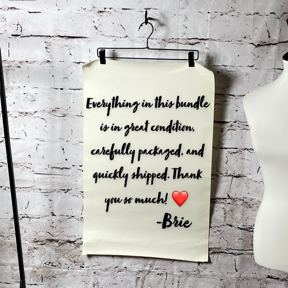 Bookmark My Closet 🖤 - Picture 7 of 10